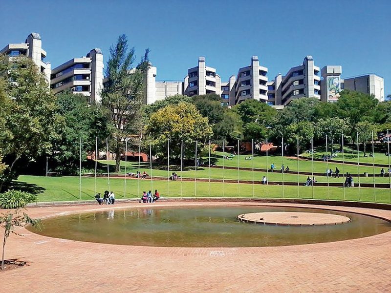 UJ