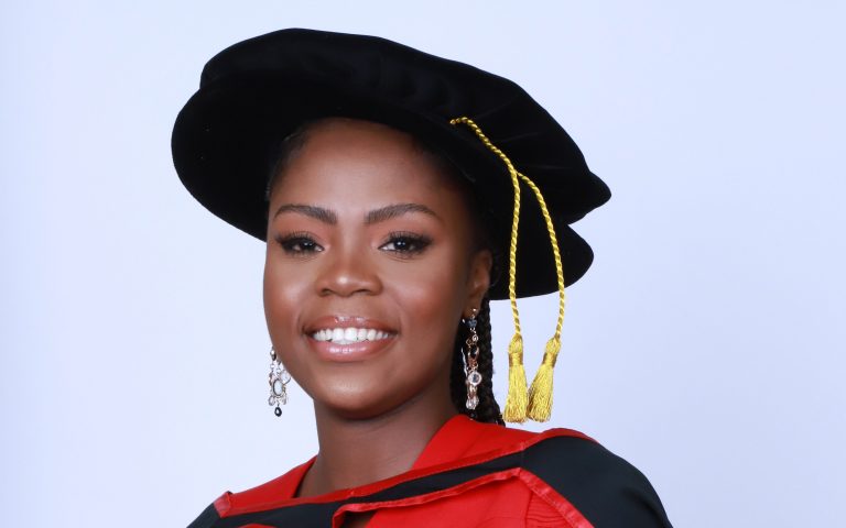 Dr Lindiwe Tsope