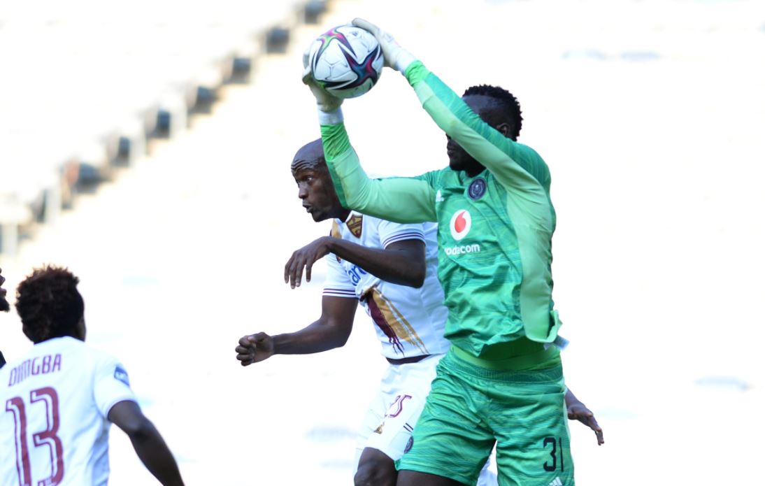 A blunder-prone 10-man Orlando Pirates were held to a 2-2 draw by Stellenbosch FC in their opening DStv Premiership match.