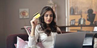 Online shopping. Photo by Andrea Piacquadio from Pexels