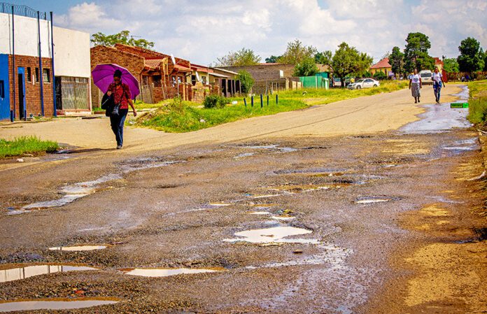 Mpumalanga community shuts town over damaged road