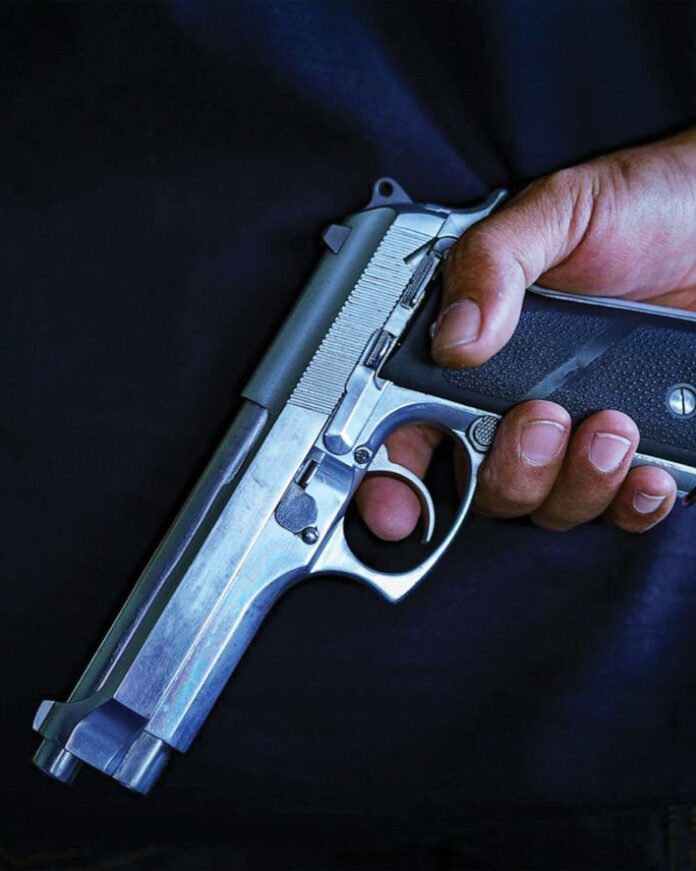 Shootout between cops and suspected criminals leaves five dead