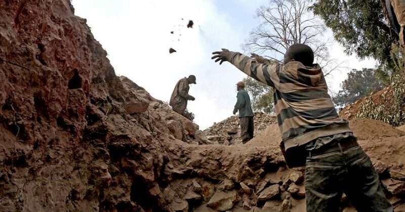 ‘It’s a tactic, miners not trapped underground’ 