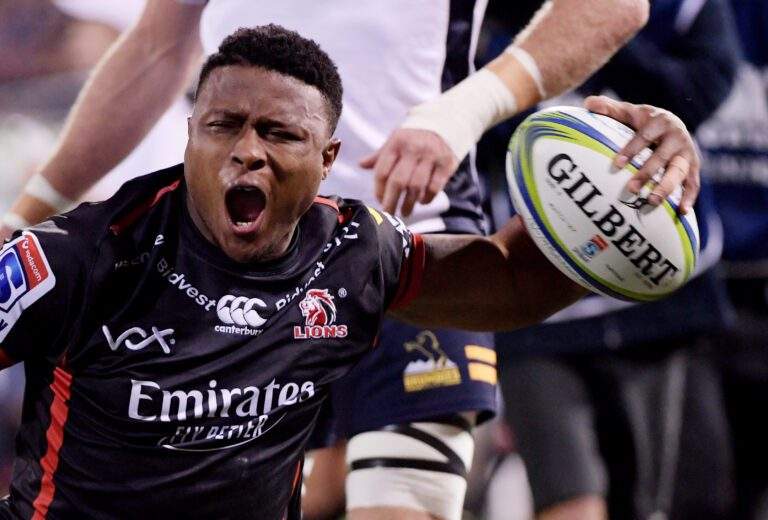 Aphiwe Dyantyi joins Sharks after four-year ban for doping