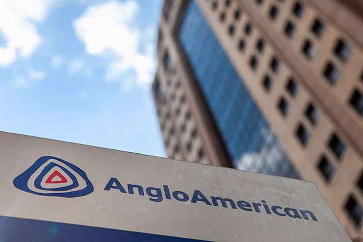 Anglo sells De Beers