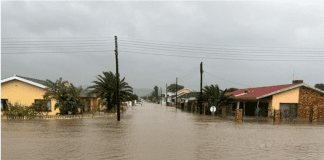 Level-nine storms batter Western Cape
