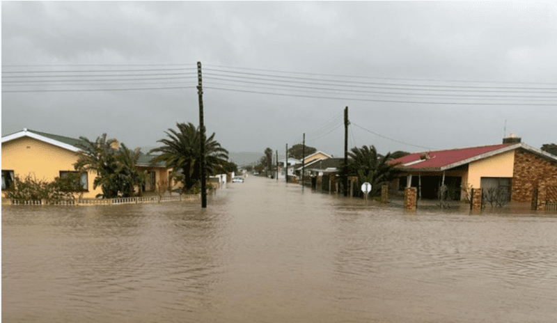 Level-nine storms batter Western Cape