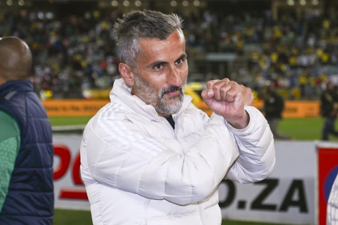Pirates coach Riveiro