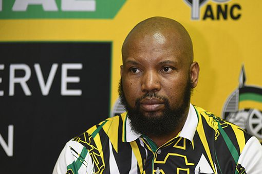 Moegoe: Sboniso Duma