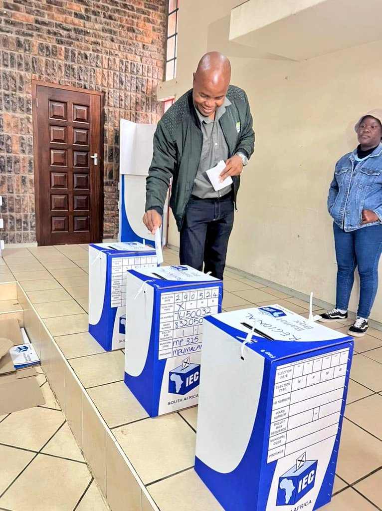 Mandla Ndlovu votes