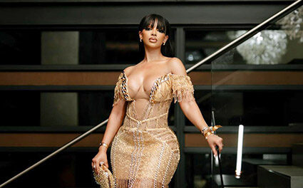 Our Mimi proves she has the RiRi moves 