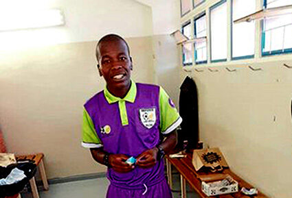 Akhona Ndzingo