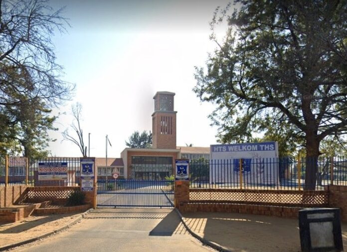 Free State teacher and pupil in fist fight