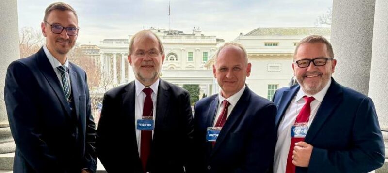 Solidarity trip to White House