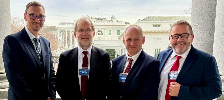 Solidarity trip to White House