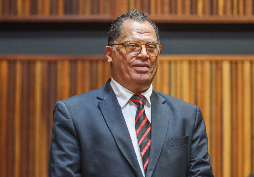 Ngeke, safa yi Safa, off with their heads! 