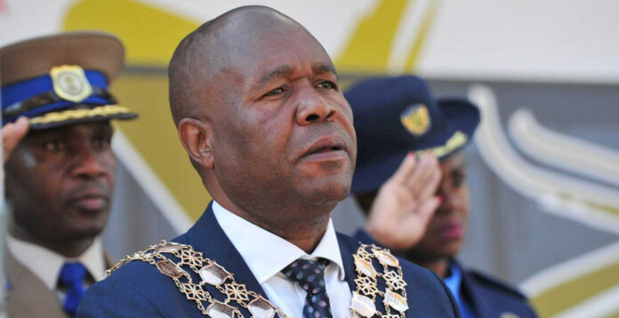 EFF commends Hawks' raid on Mpe's office