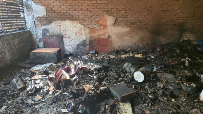 Two-storey building catches fire in Jeppestown