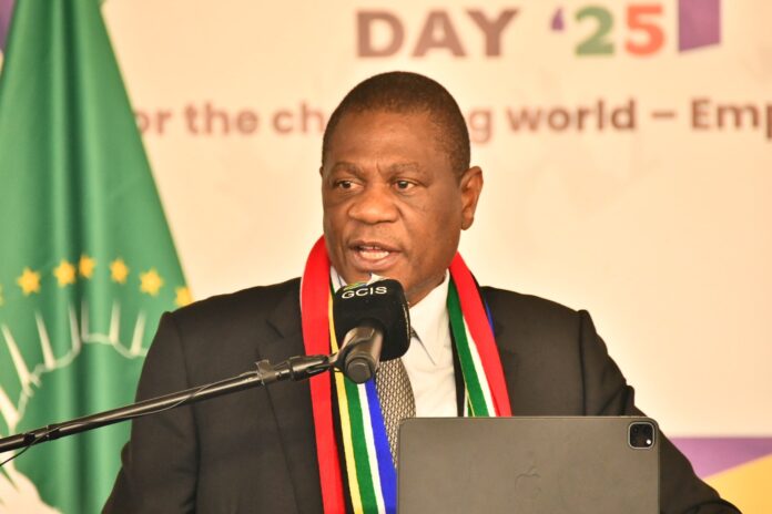 Mashatile champions stronger ties with China at supply chain expo