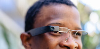 New device helps blind people to read and recognise faces