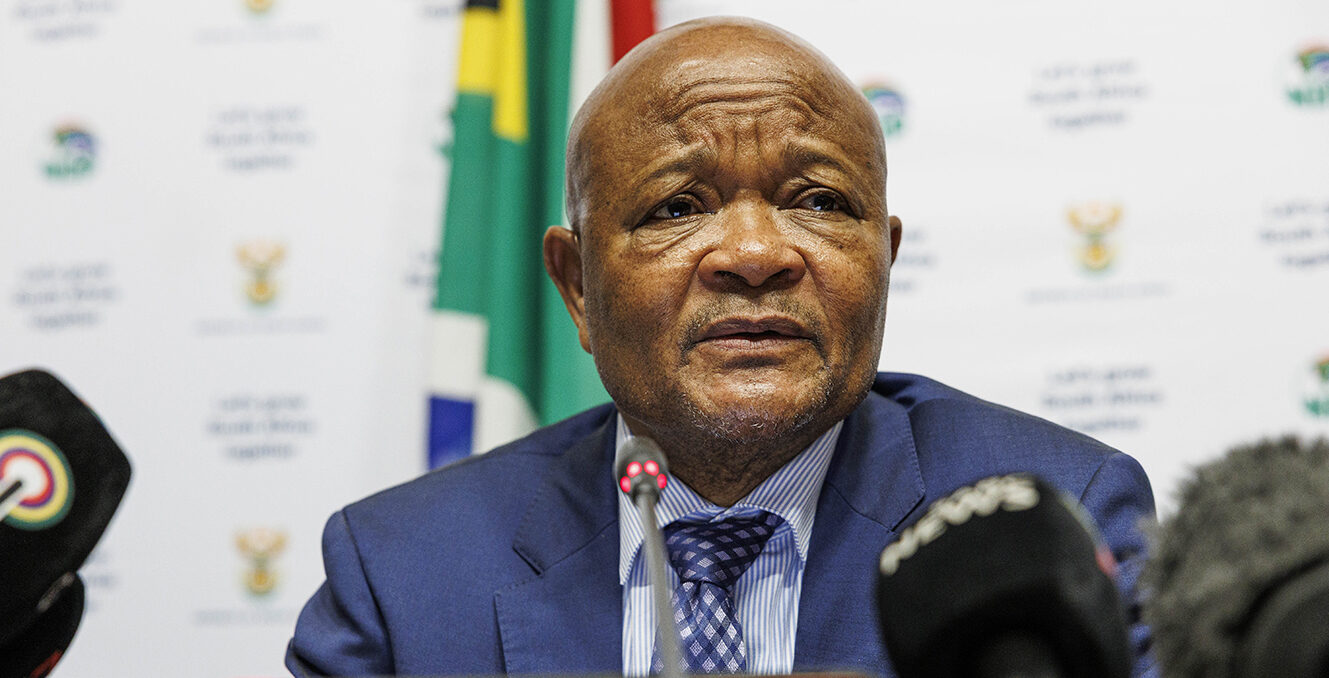 Moegoe Suspended police minister Senzo Mchunu
