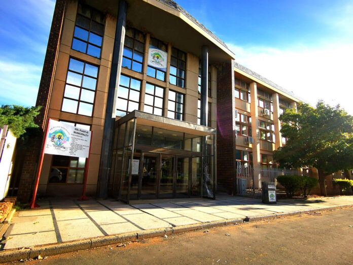 Sol Plaatje municipal manager in trouble