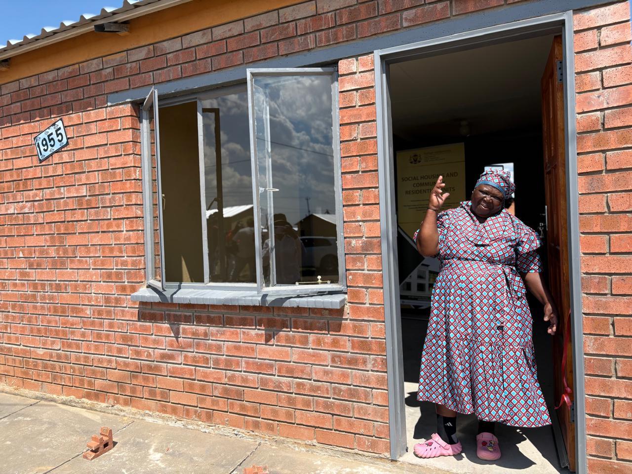Completion of housing construction projects falls by 60%