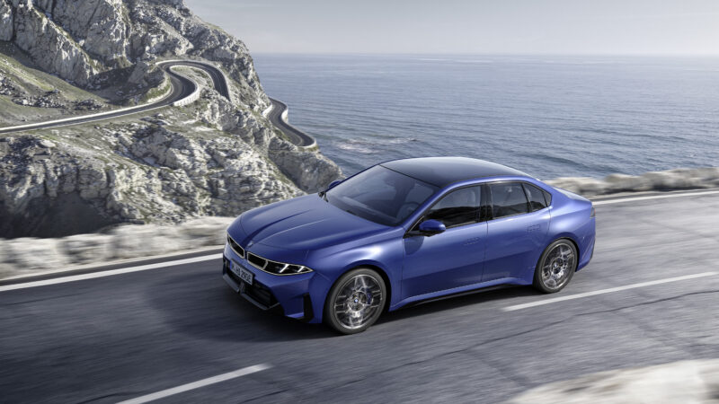BMW unveils new i3