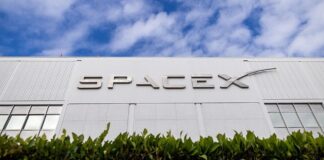 SpaceX lands $2.29bn contract for military space data network