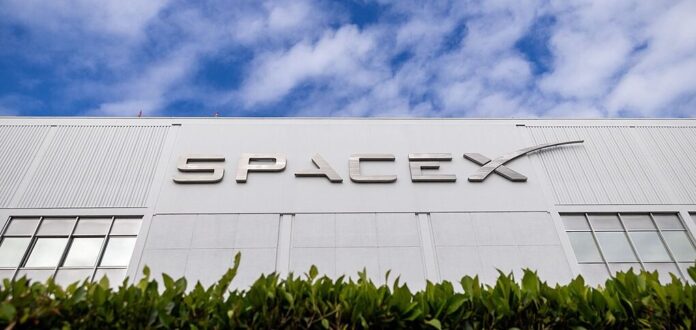SpaceX lands $2.29bn contract for military space data network