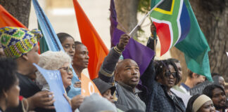 We can prioritise citizens and help asylum seekers