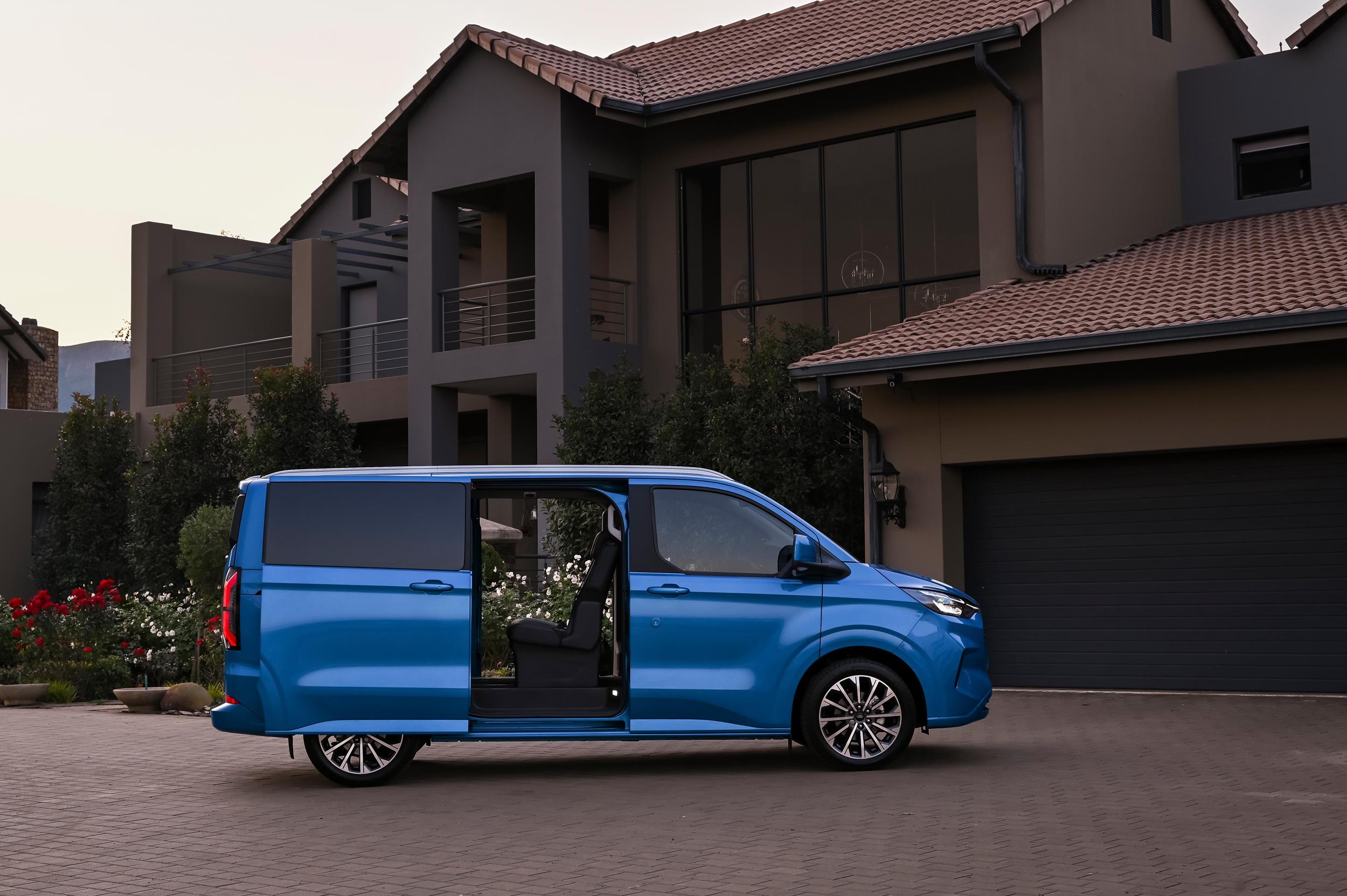Ford Tourneo Titanium X AWD