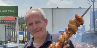 WATCH | Thousands light up grills for World’s Biggest Braai this Heritage Day Braai Master Manny Jardim at the World's Biggest Braai at Loftus Versfeld stadium.