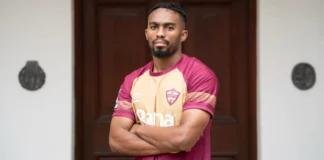 Njabulo Blom previously worked with Gavin Hunt at Kaizer Chiefs.