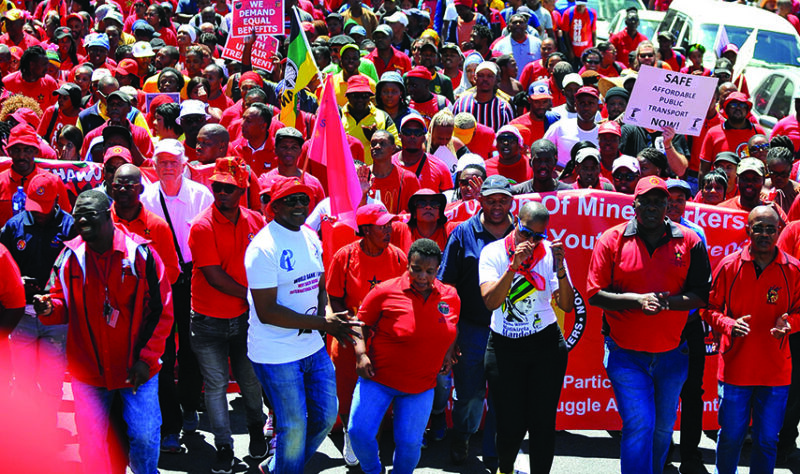 COSATU members striking image