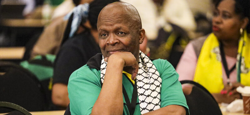 Mondli Ngungubele's image